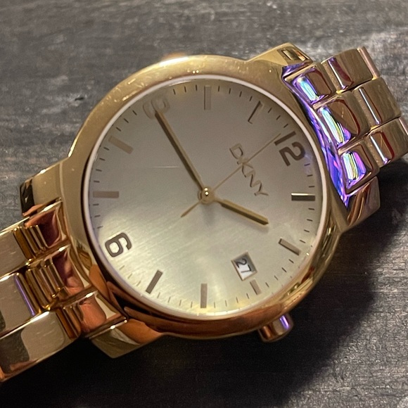 UNISEX DKNY Stainless Steel YELLOW GOLD PLATED WATCH NY1036 - Offers Considered - Picture 7 of 13